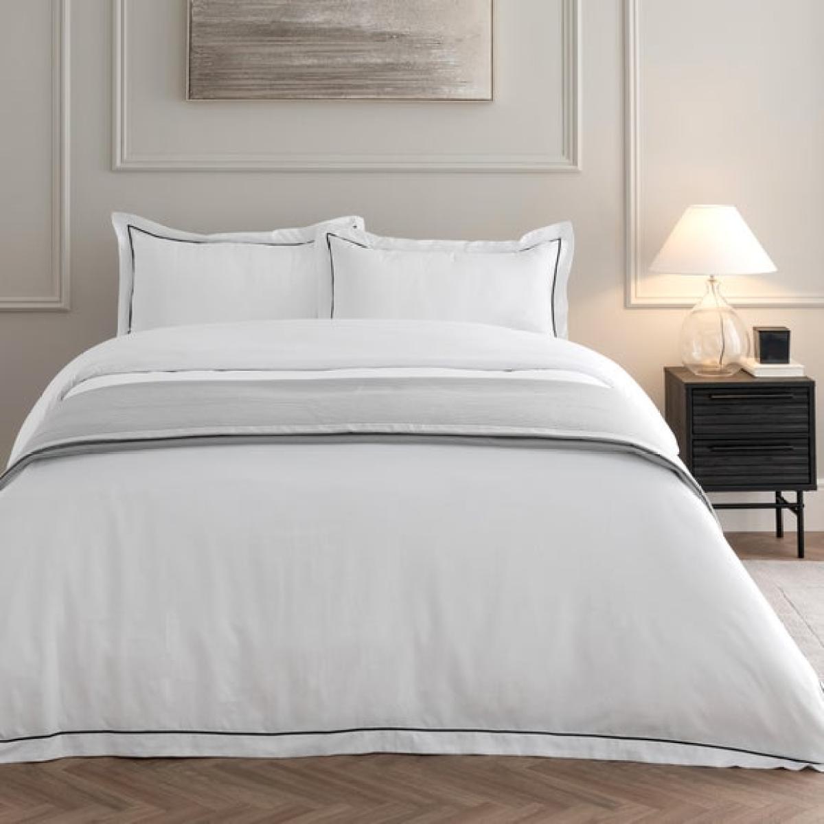 Berlin Single Stitch Bedding Bundle – image 7