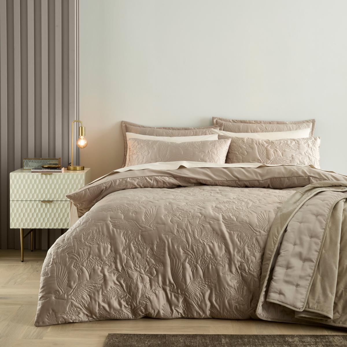 Luxe Heron Duvet Cover and Pillowcase Set – image 6