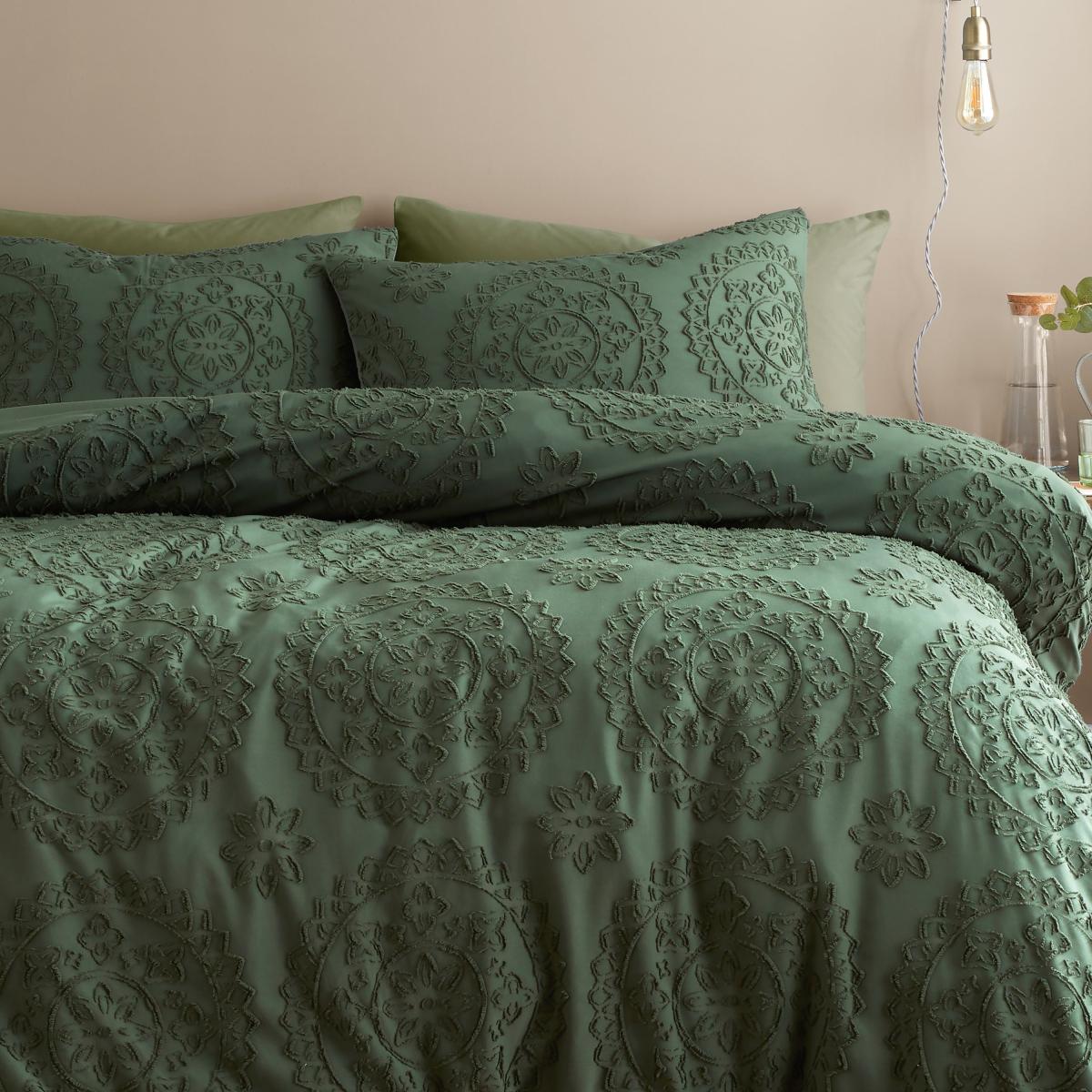 Mandala Clipped Jaquard Duvet Cover and Pillowcase Set – image 2