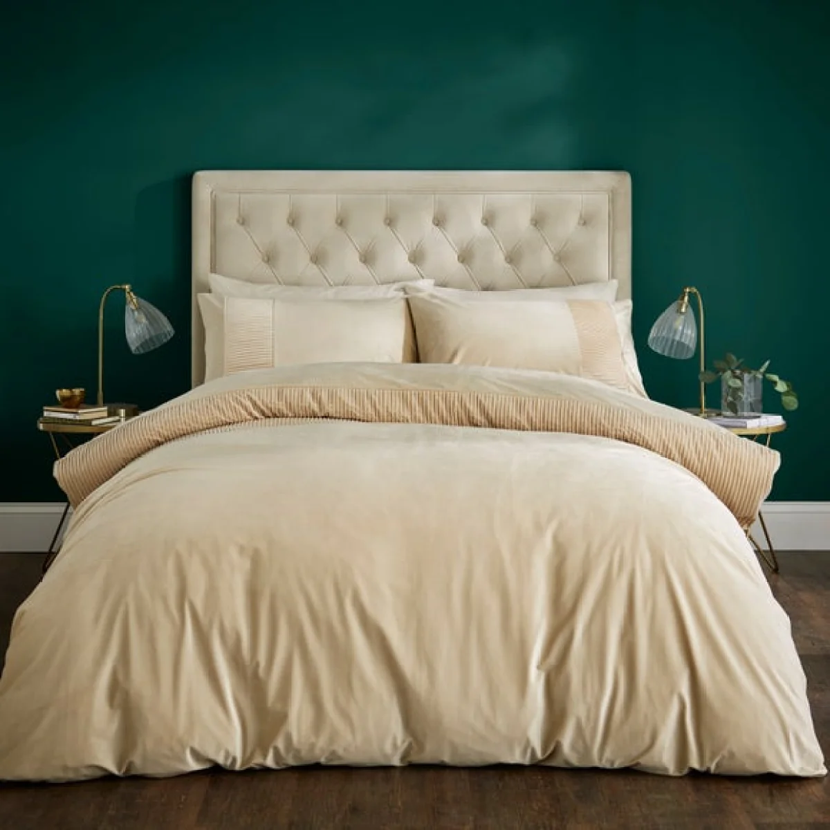 Liliana Pleated Velvet Duvet Cover and Pillowcase Set Bottle (Green) – image 2