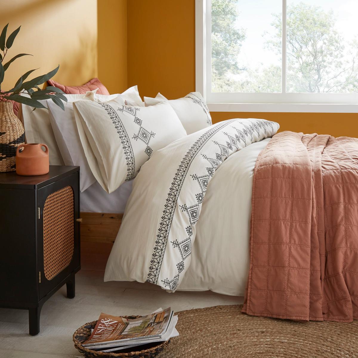 Embroidered Inca 100% Cotton Duvet Cover and Pillowcase Set – image 6