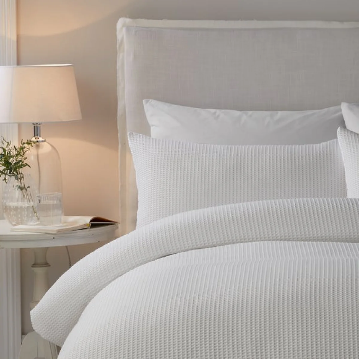 Serene Lindly Duvet Cover and Pillowcase Set White – image 2
