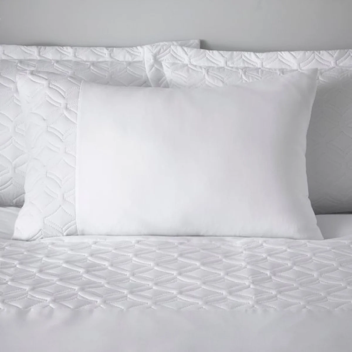 Skyler White Duvet Cover and Pillowcase Set White – image 3