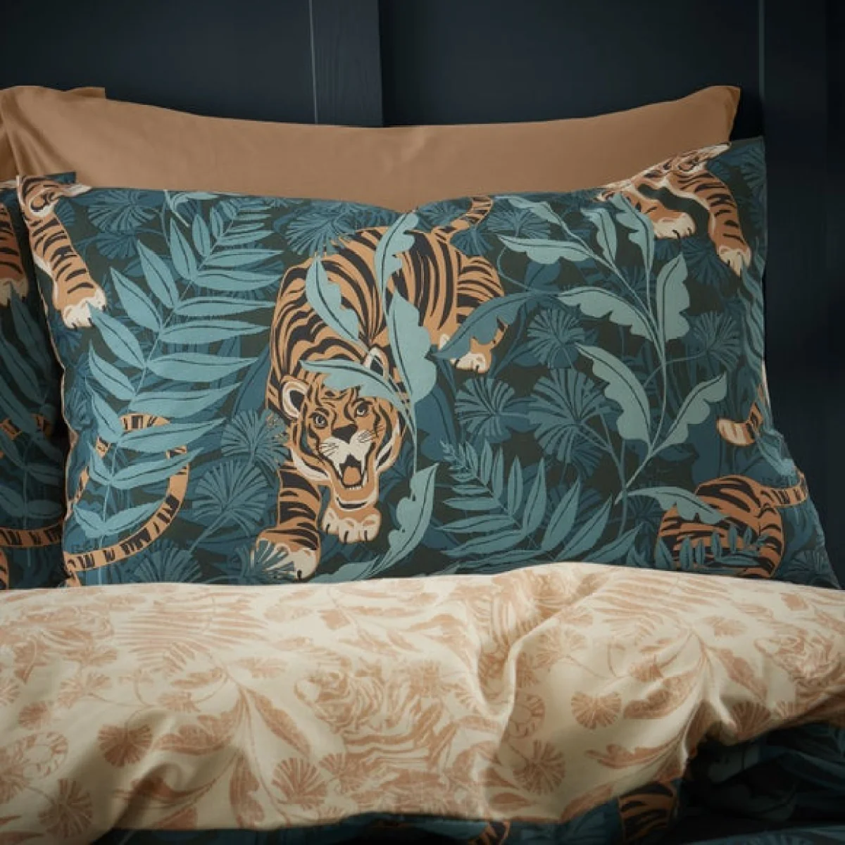 Catherine Lansfield Tropic Tiger Leaf Reversible Green Duvet Cover & Pillowcase Set Green – image 2