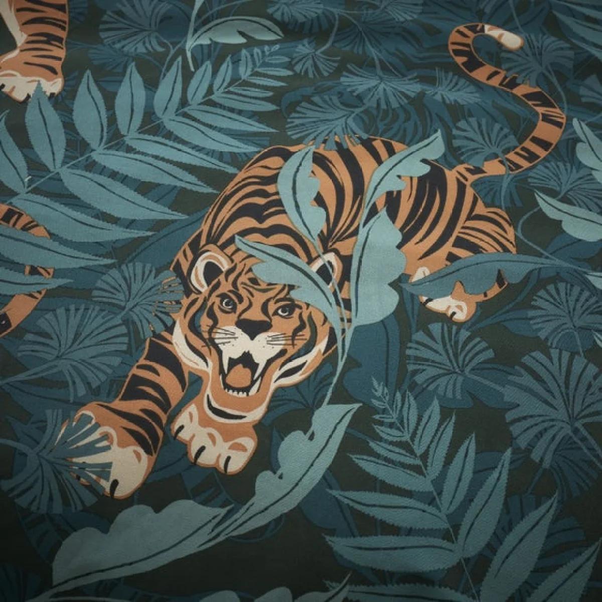 Catherine Lansfield Tropic Tiger Leaf Reversible Green Duvet Cover & Pillowcase Set Green – image 4
