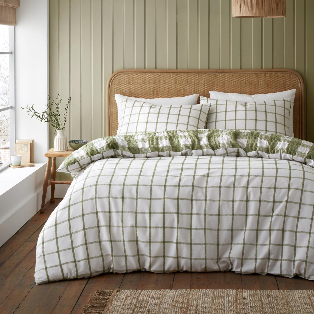 Catherine Lansfield Olive Gingham Seersucker Duvet Cover and Pillowcase Set Olive (Green) – image 3