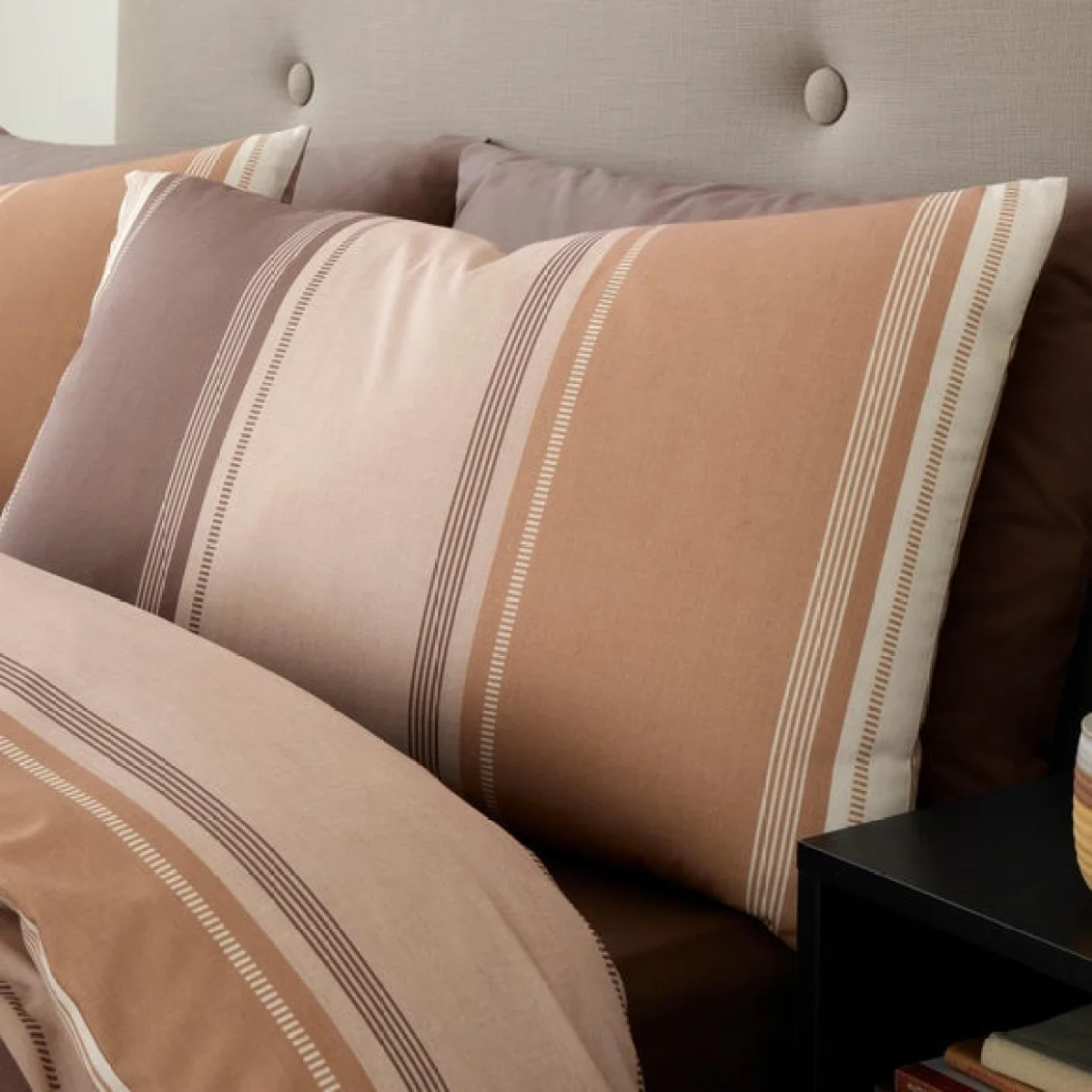 Betley Duvet Cover and Pillowcase Set – image 2