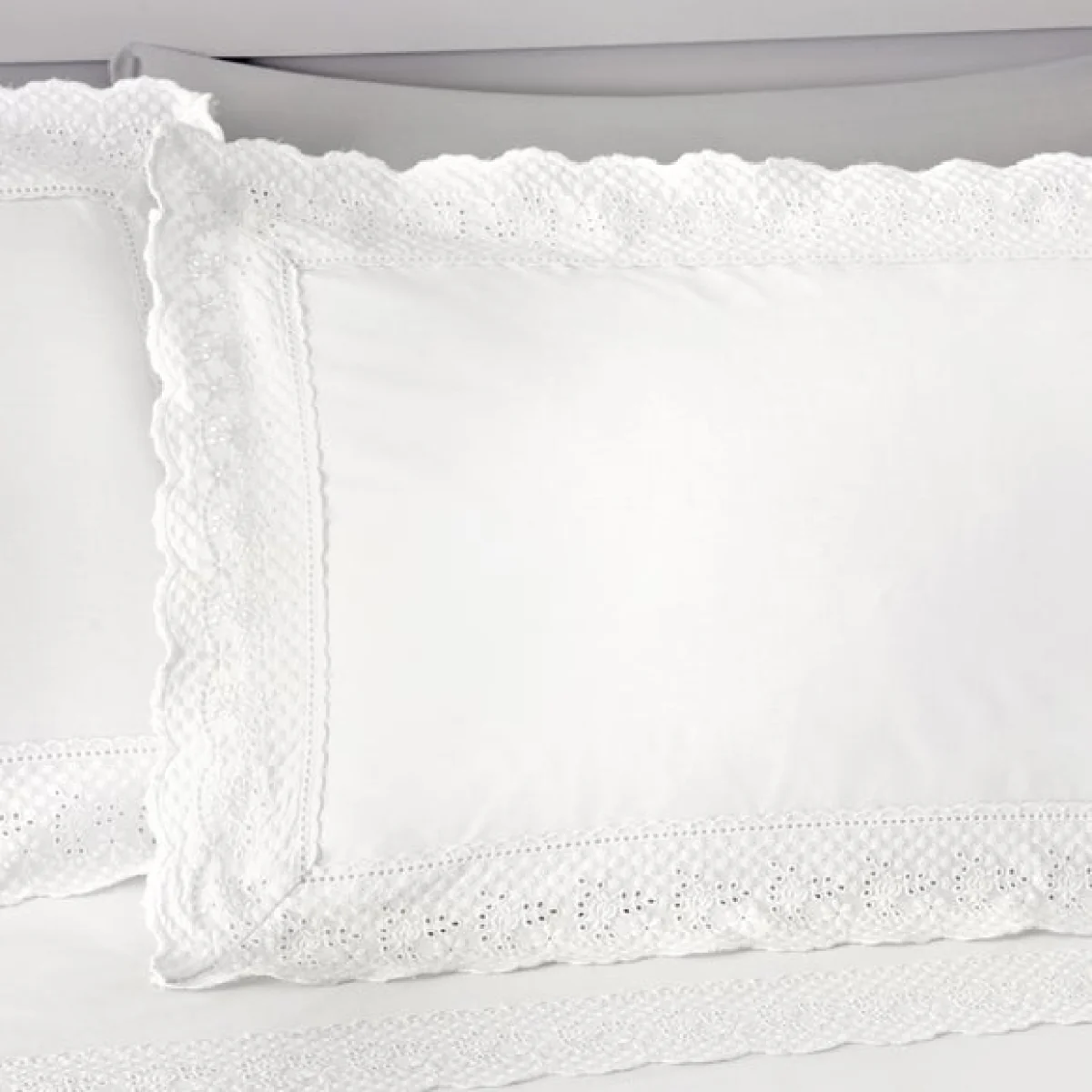 Renaissance White Duvet Cover and Pillowcase Set White – image 2