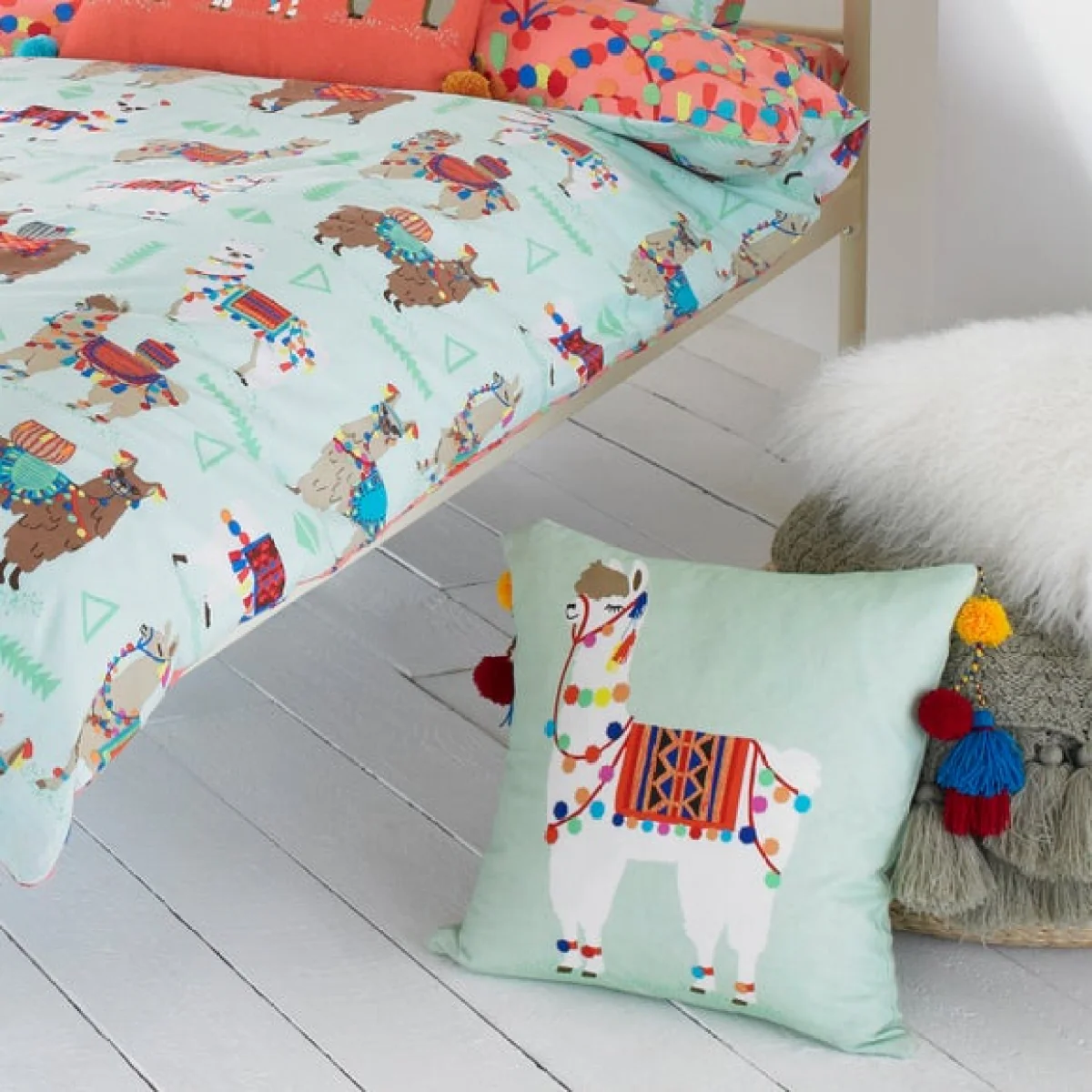 little furn. Llamarama Duvet Cover & Pillowcase Set Green/Red/Blue – image 3