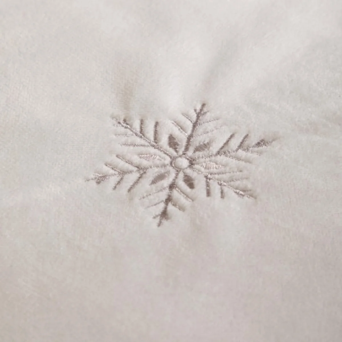 Paoletti Frosted Snowflake Duvet Cover & Pillowcase Set – image 3