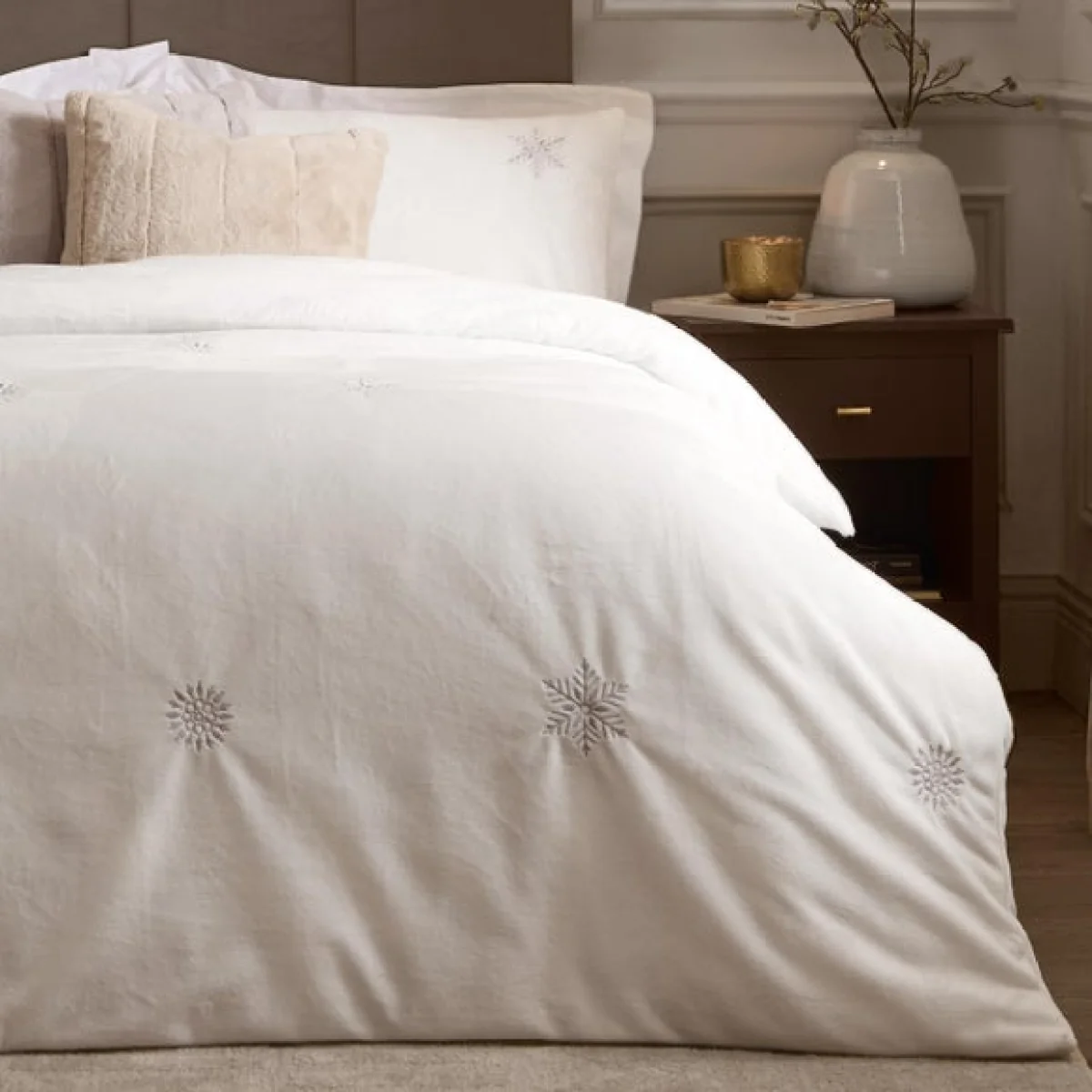 Paoletti Frosted Snowflake Duvet Cover & Pillowcase Set – image 4