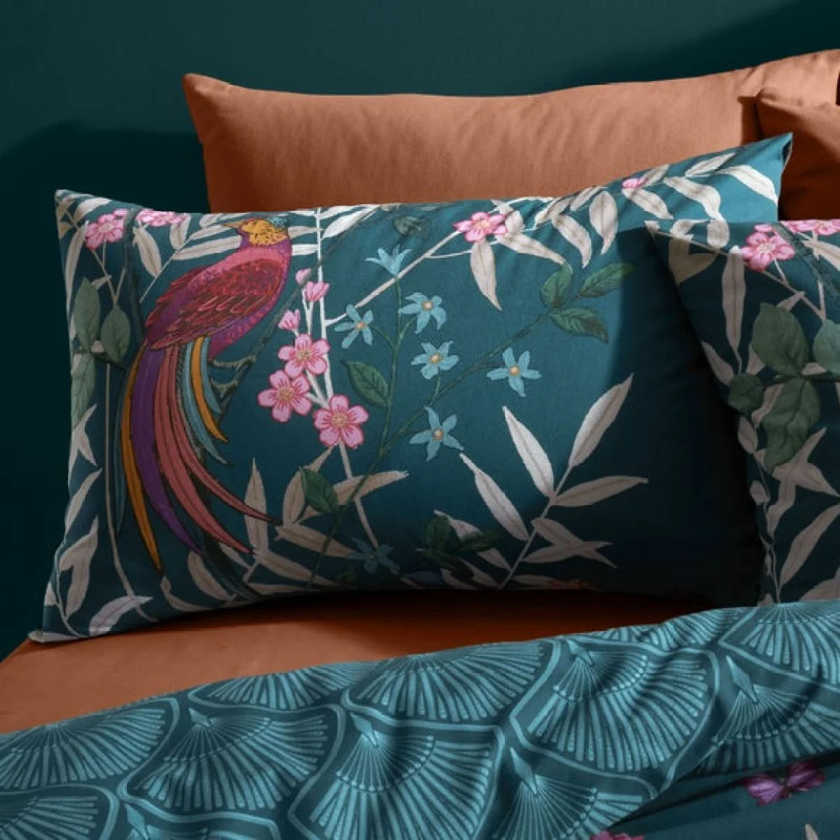 Catherine Lansfield Tropical Floral Birds Reversible Green Duvet Cover & Pillowcase Set Green – image 2