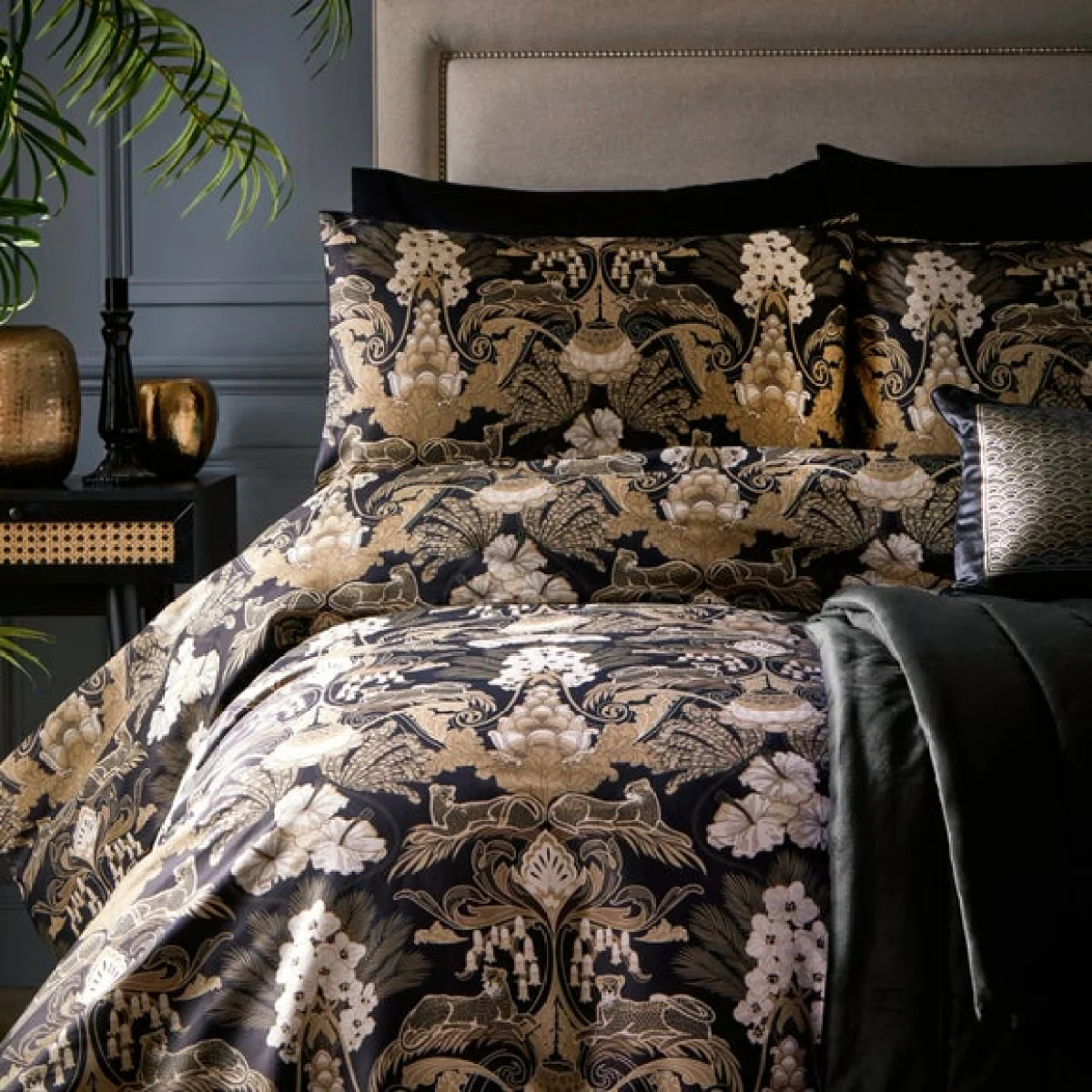 Suburban Jungle Duvet Cover and Pillowcase Set Black Black – image 2