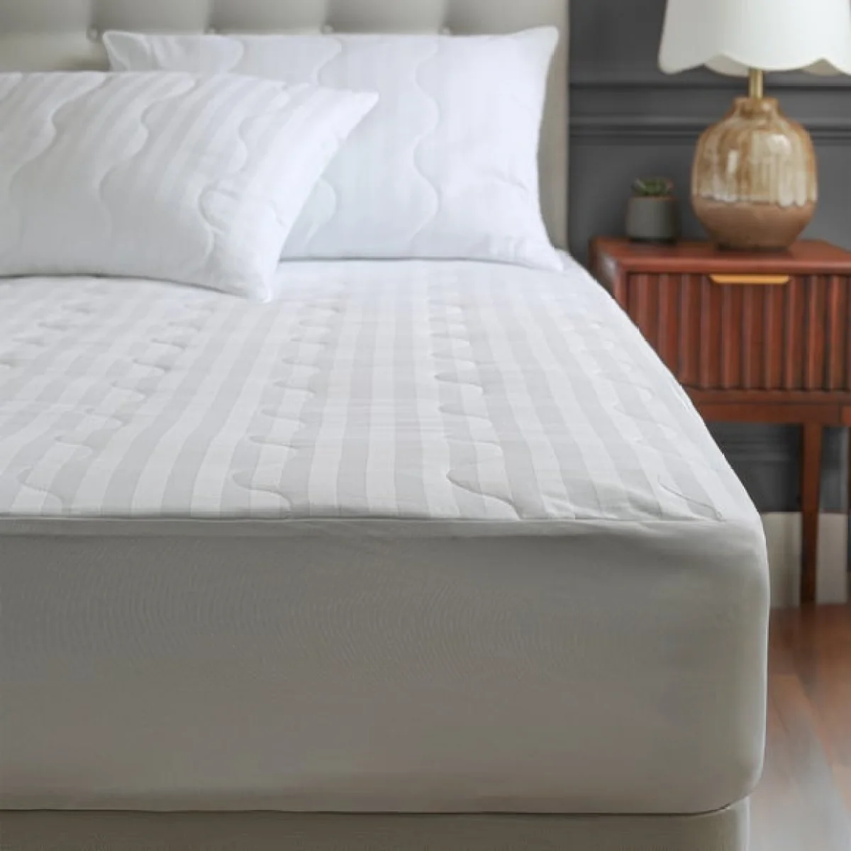 Hotel Pillow Pair and Bedding Protector Bundle – image 2