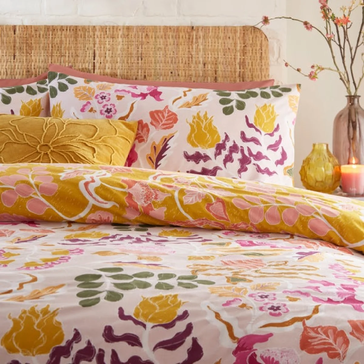 furn. Protea Duvet Cover & Pillowcase Set Pink/Yellow/Green – image 2