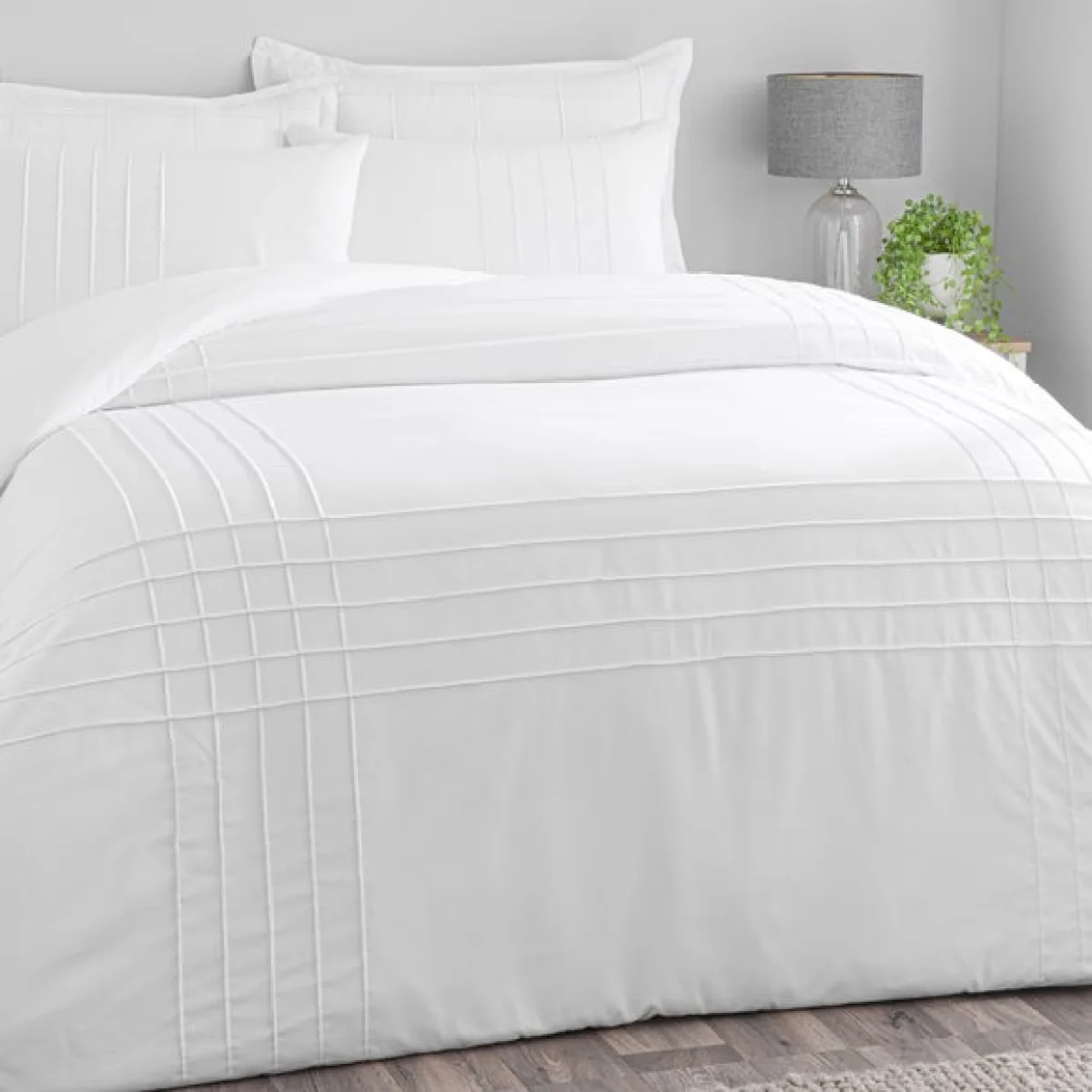 Jessa Pintuck White Duvet Cover & Pillowcase Set White – image 2