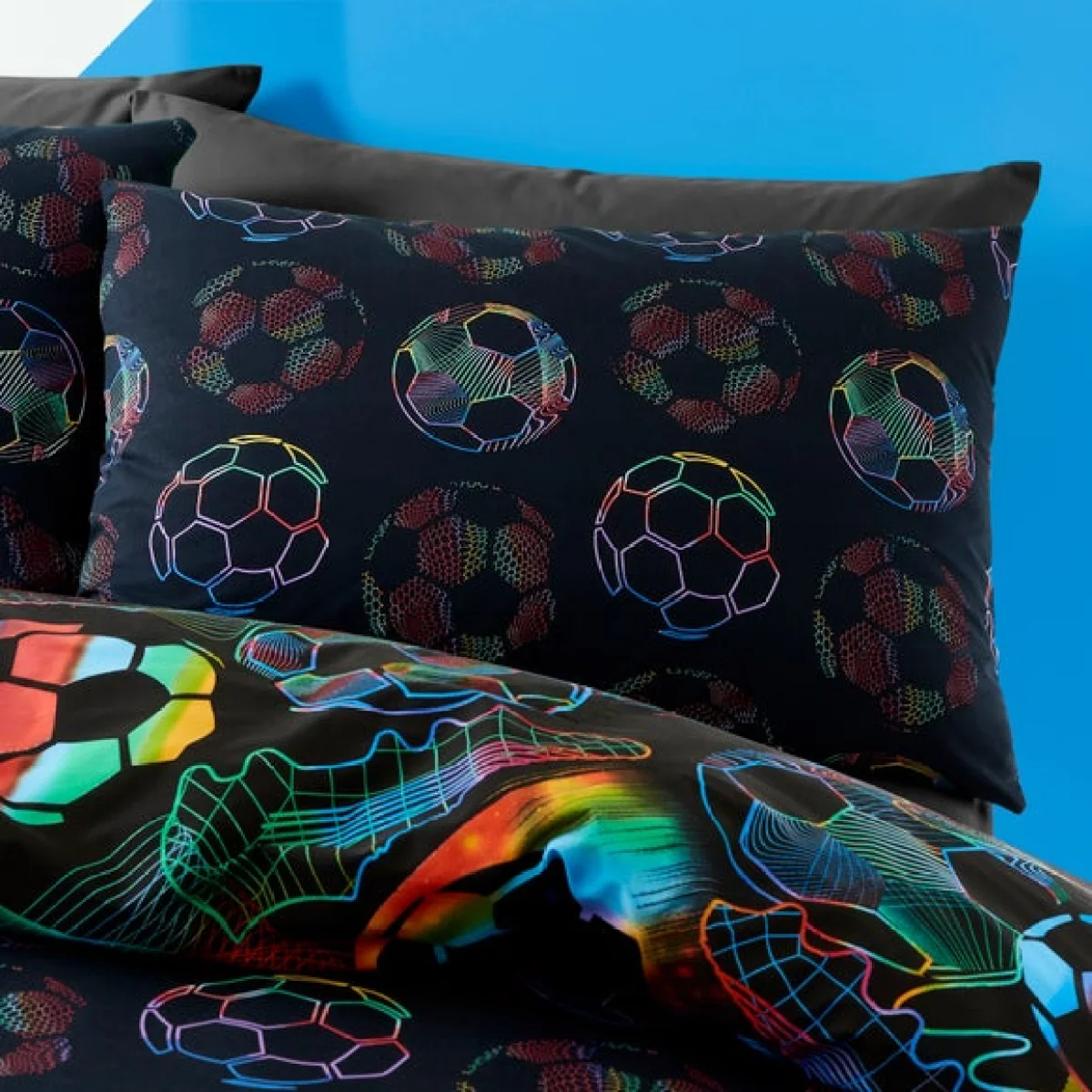 Bright Football Duvet Cover & Pillowcase Set Black – image 4