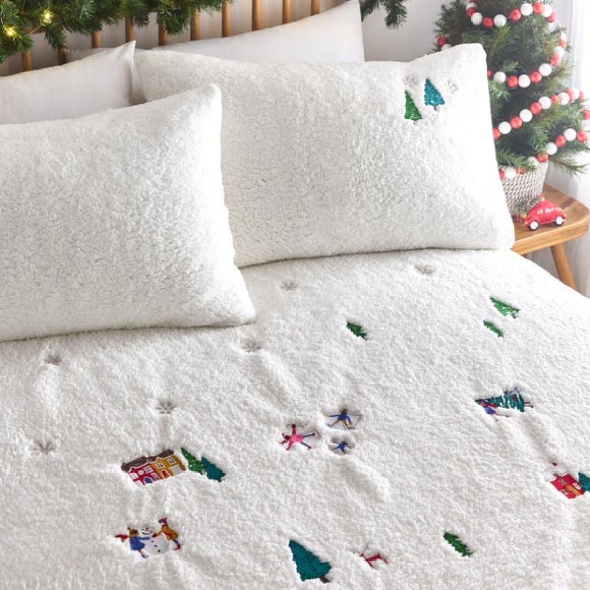 furn. Christmas Together Duvet Cover and Pillowcase Set – image 3