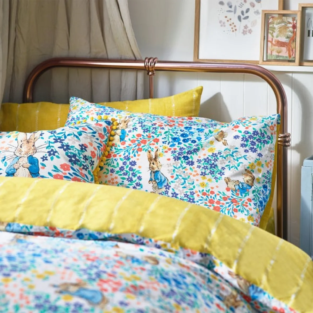 Peter Rabbit™ Florelli Multi Floral Duvet Cover and Pillowcase Set White/Blue/Red – image 2