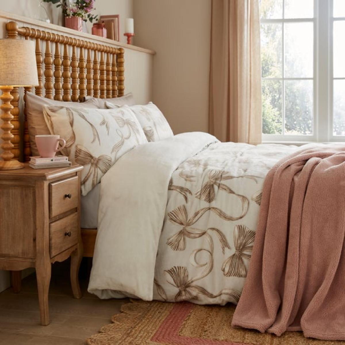 Bows Fleece Duvet Cover and Pillowcase Set – image 3