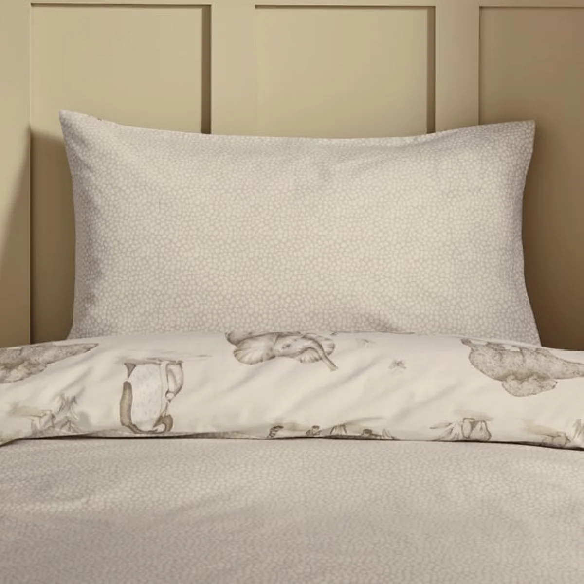 Sketched Animal Duvet Cover and Pillowcase Set Natural – image 4