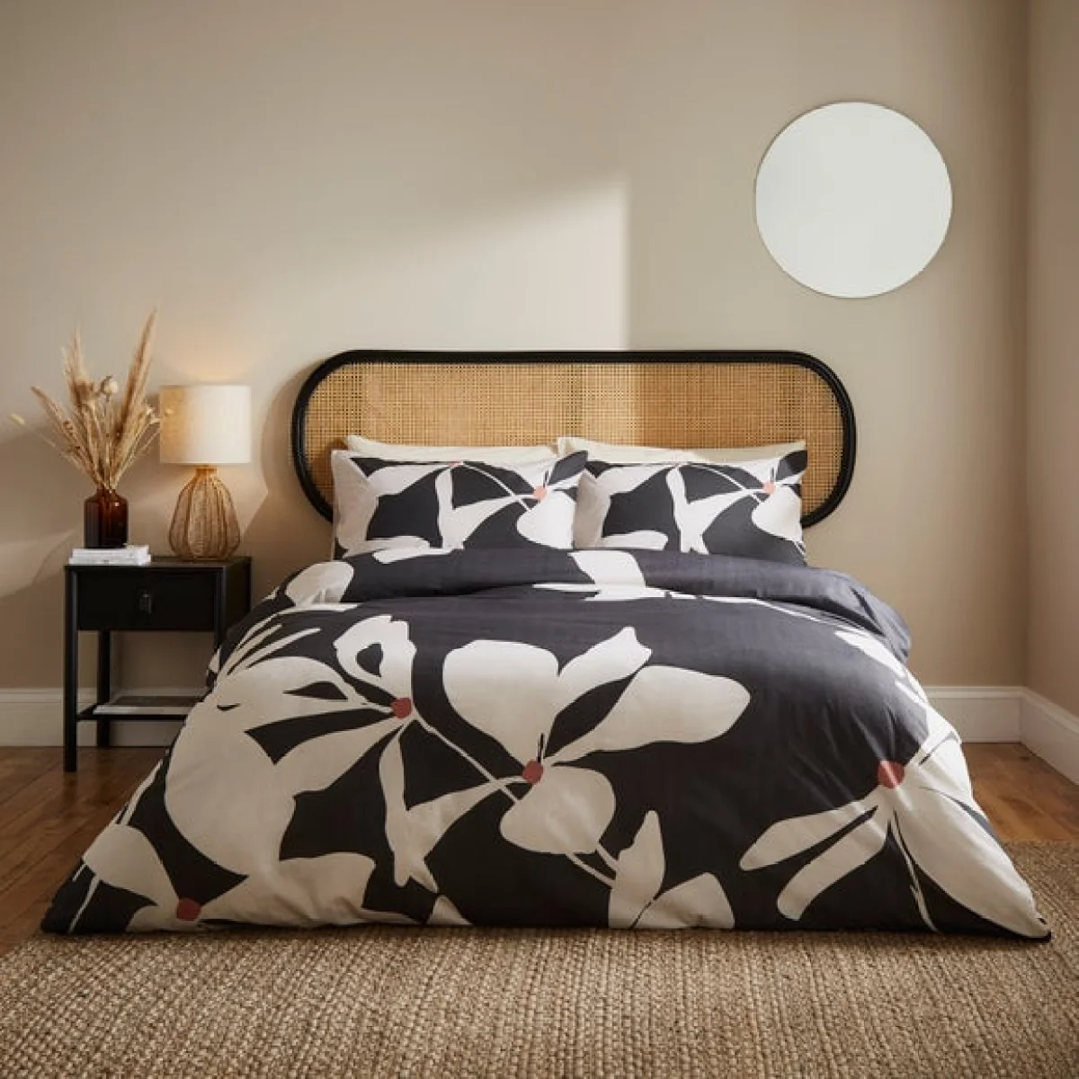 Leila Floral Black Duvet Cover and Pillowcase Set Grey/White – image 1