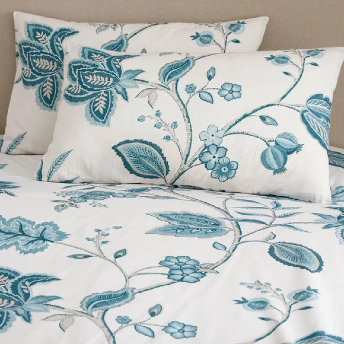 Dreams and Drapes Samira Reversible Duvet Cover and Pillowcase Set Teal (Green) – image 2