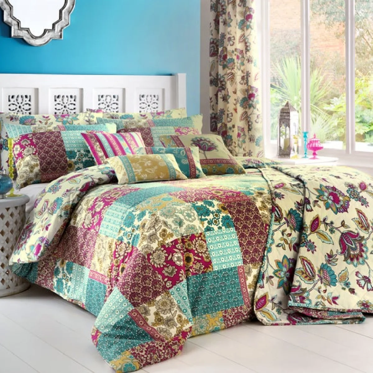 Dreams and Drapes Marinelli Reversible Duvet Cover and Pillowcase Set Green – image 3