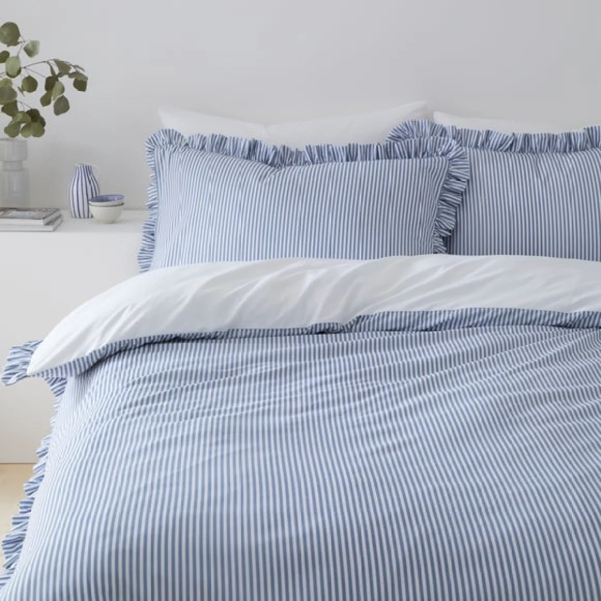 Hampton Frill Duvet Cover & Pillowcase Set Blue – image 3