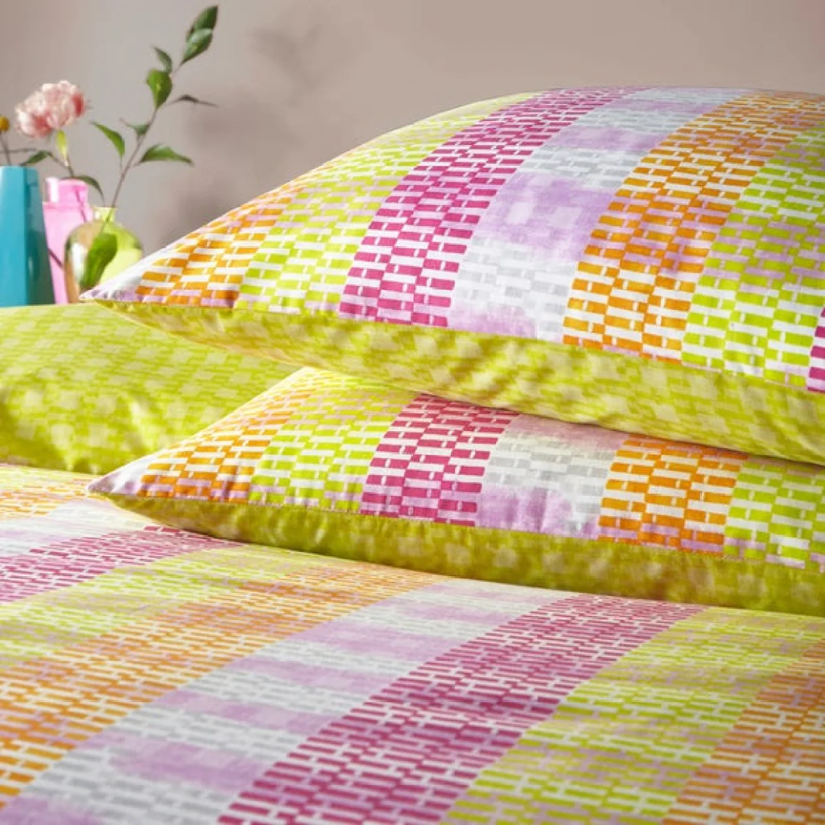 furn. Neola Duvet Cover & Pillowcase Set Yellow/Pink/White – image 3