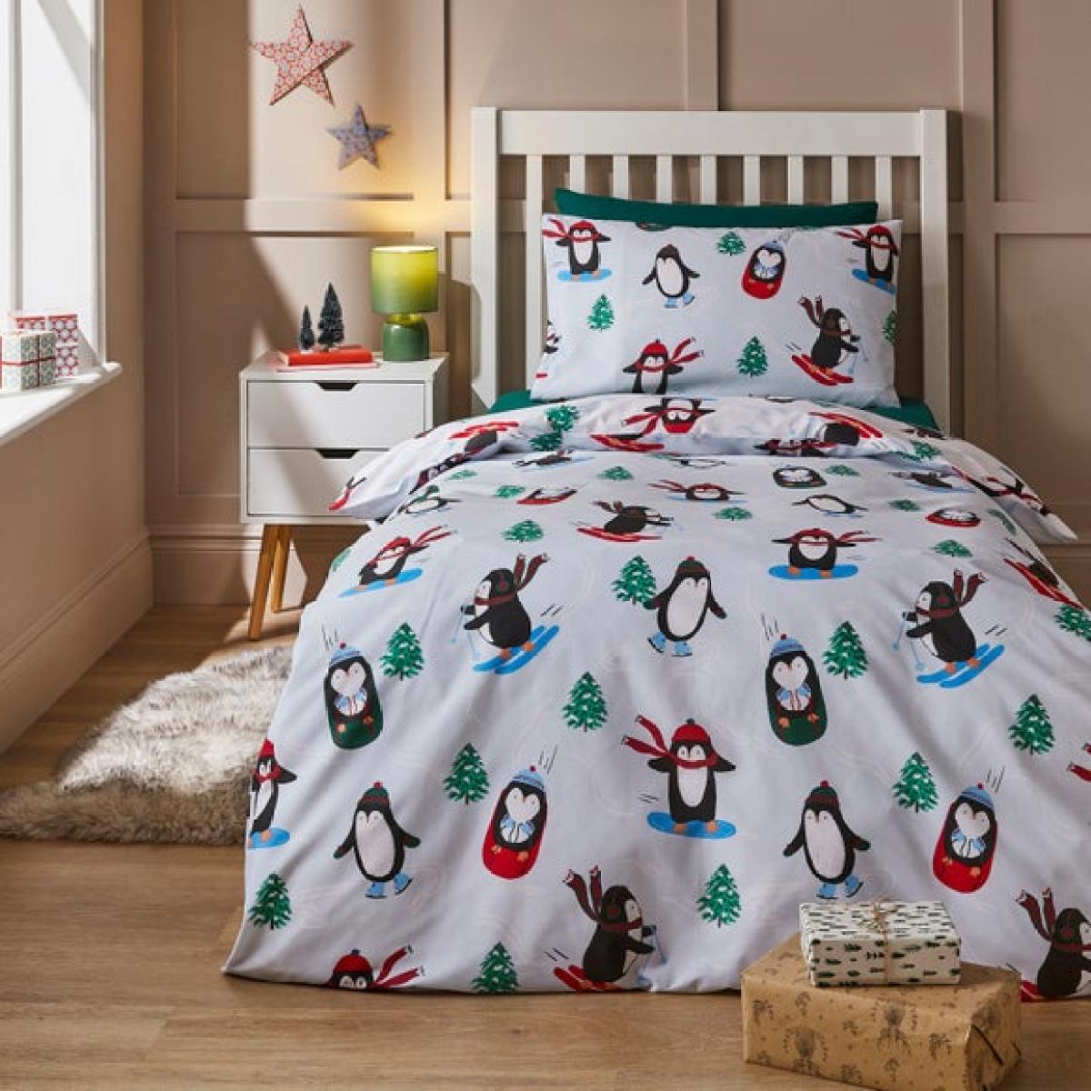 Penguin Quilt Cover and Pillowcase Set – image 2