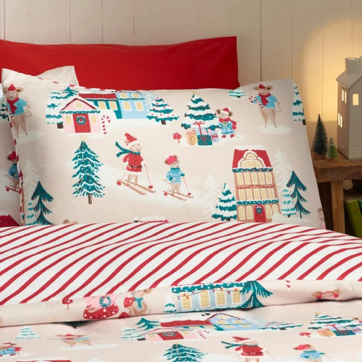 Catherine Lansfield Christmas Mouse Town Duvet Cover & Pillowcase Set – image 4