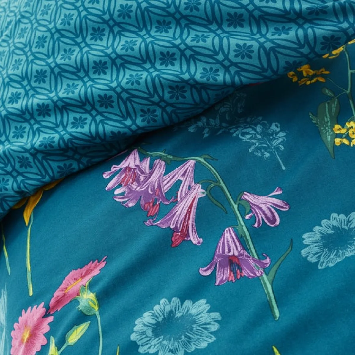 Dreams and Drapes Ingrid Duvet Cover and Pillowcase Set Green – image 2