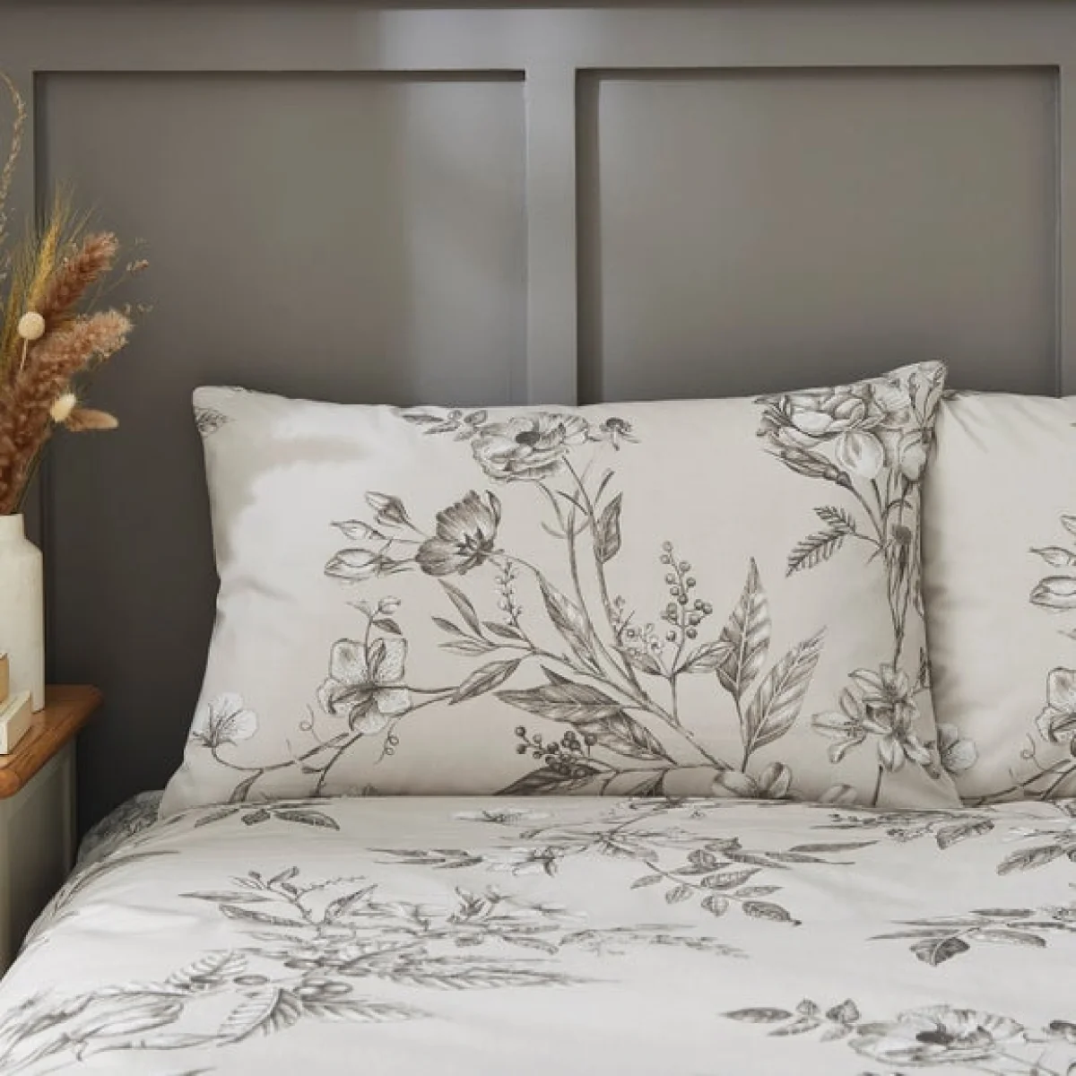 Bridget Etched Floral Natural Duvet Cover and Pillowcase Set Natural – image 2