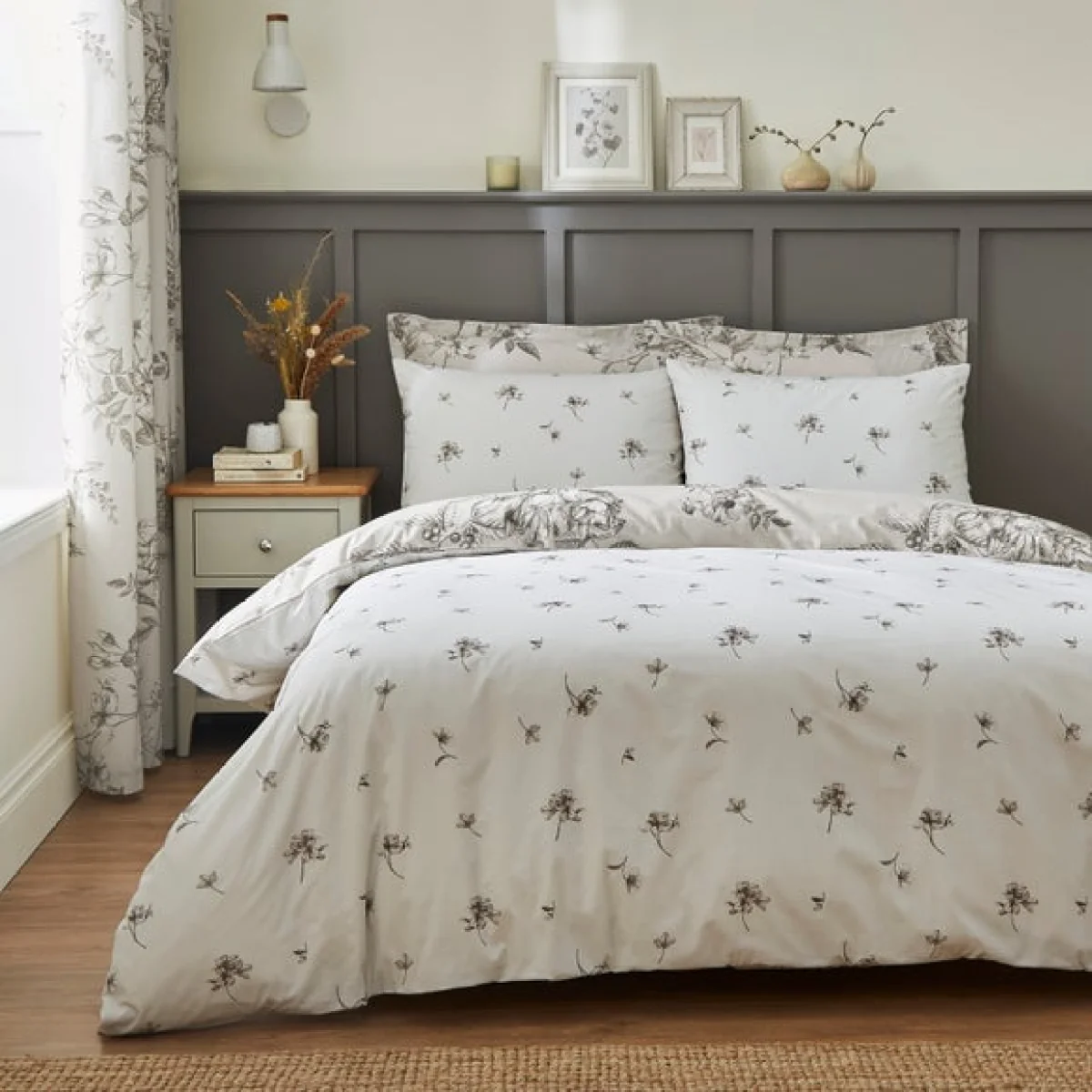 Bridget Etched Floral Natural Duvet Cover and Pillowcase Set Natural – image 3