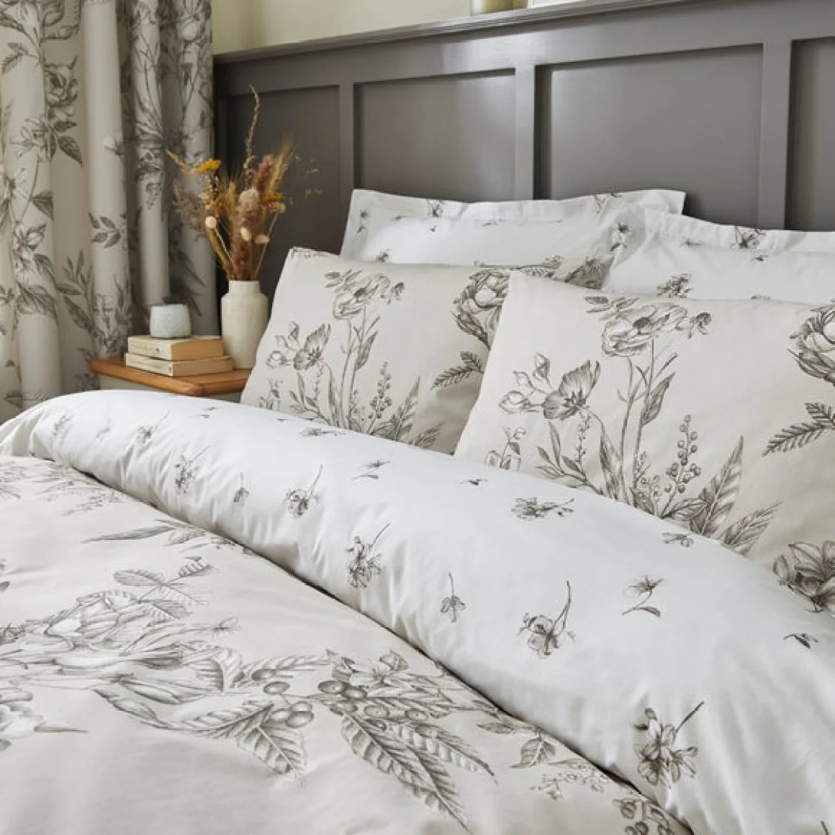 Bridget Etched Floral Natural Duvet Cover and Pillowcase Set Natural – image 7