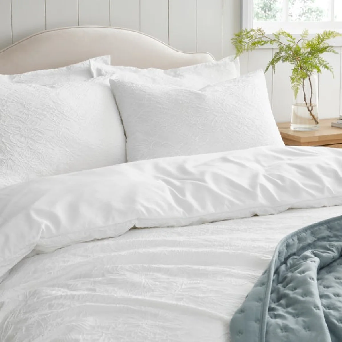 Aurora Floral Jacquard Duvet Cover & Pillowcase Set – image 5
