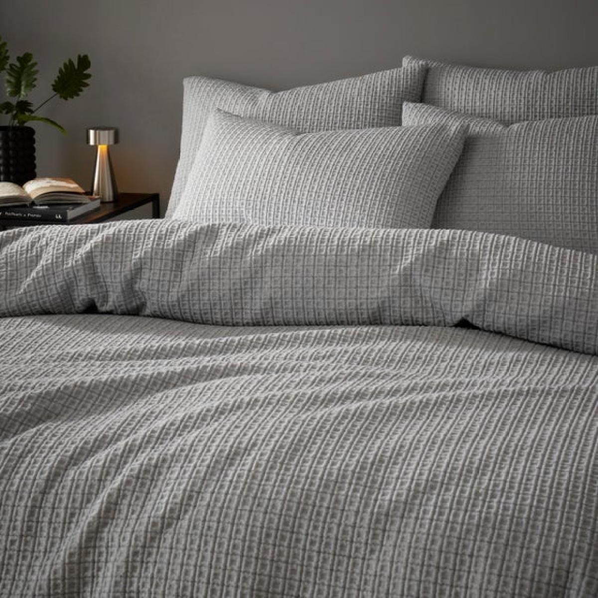 Mason Geo Jacquard Duvet Cover & Pillowcase Set – image 4