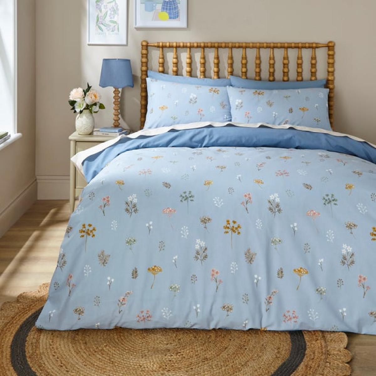 Scattered Cow Parsley 100% Cotton Duvet Cover & Pillowcase Set – image 1