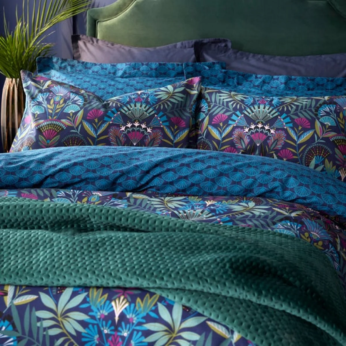 Lucille Navy Duvet Cover and Pillowcase Set Navy Blue/Pink/Green – image 3