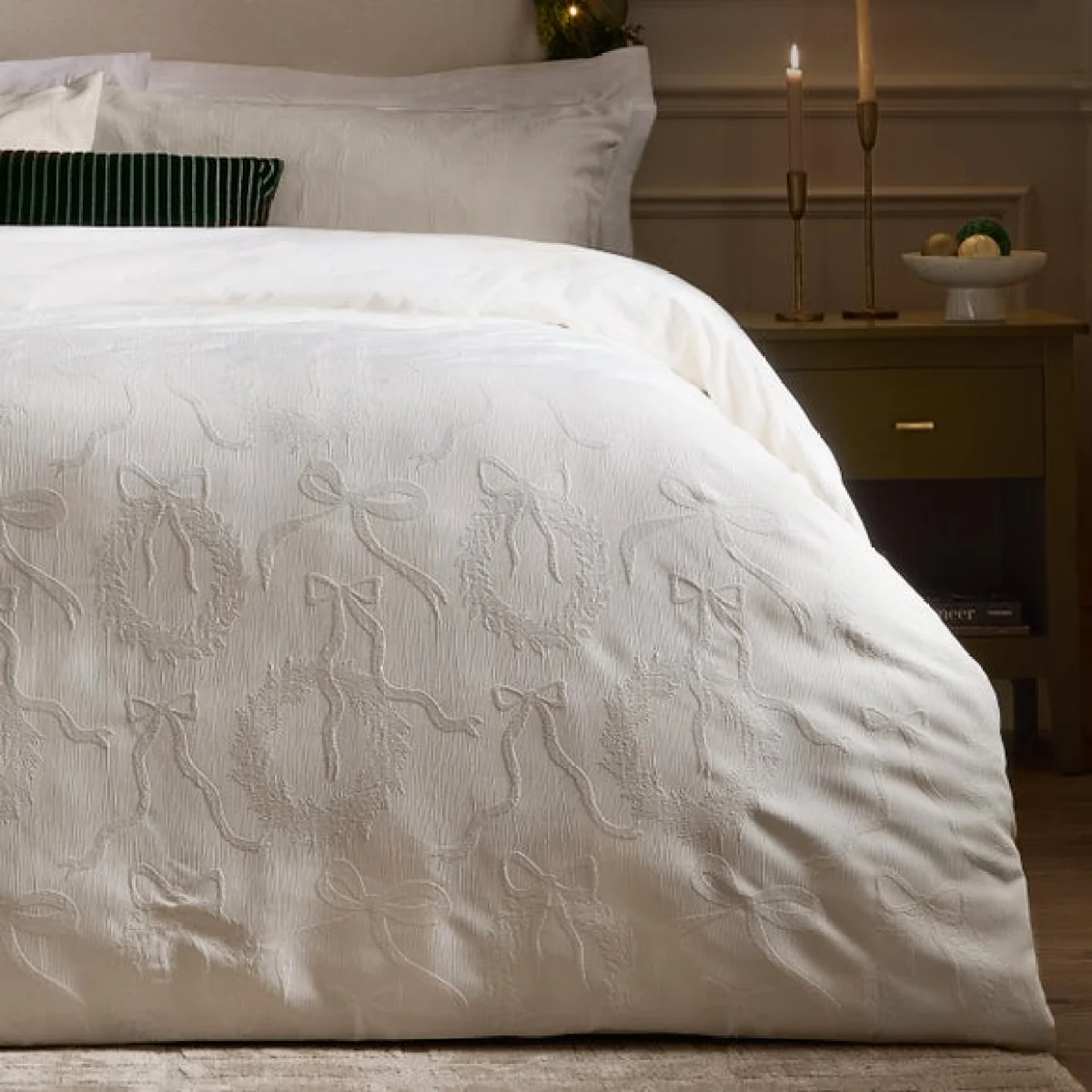 Paoletti Winter Wreath Duvet Cover & Pillowcase Set – image 4