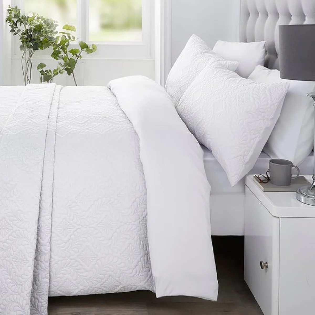 Serene Gianna White Duvet Cover and Pillowcase Set White – image 1