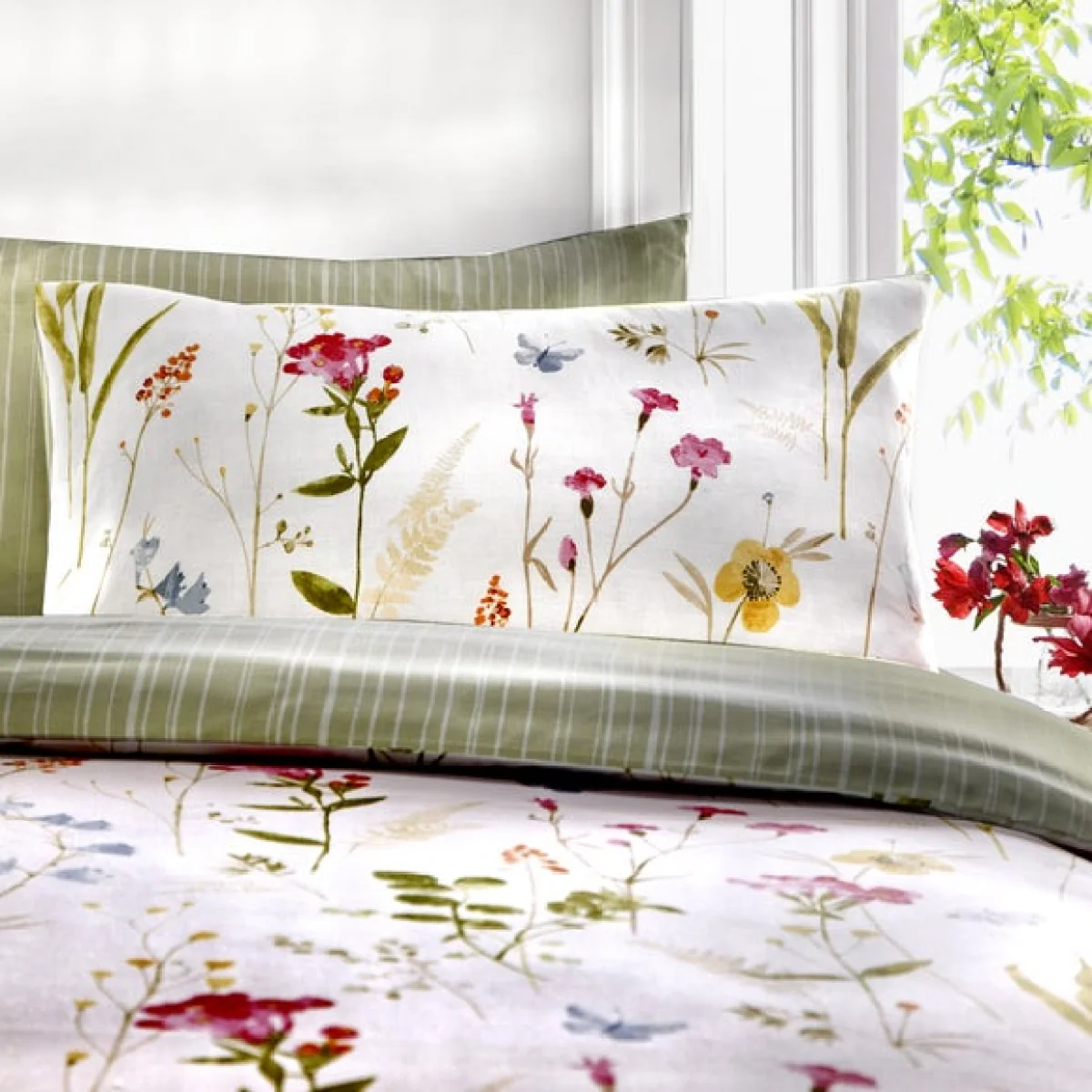 Spring Glade Easy Care Duvet Cover and Pillowcase Set MultiColoured – image 3