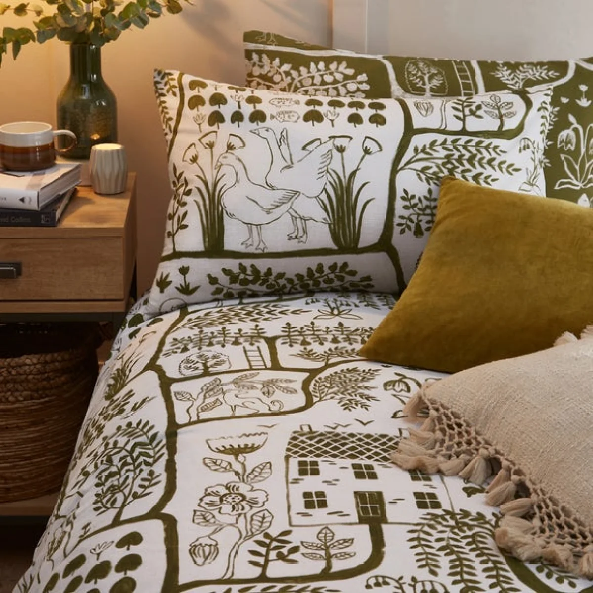 furn. Frida Duvet Cover & Pillowcase Set Green/White – image 2