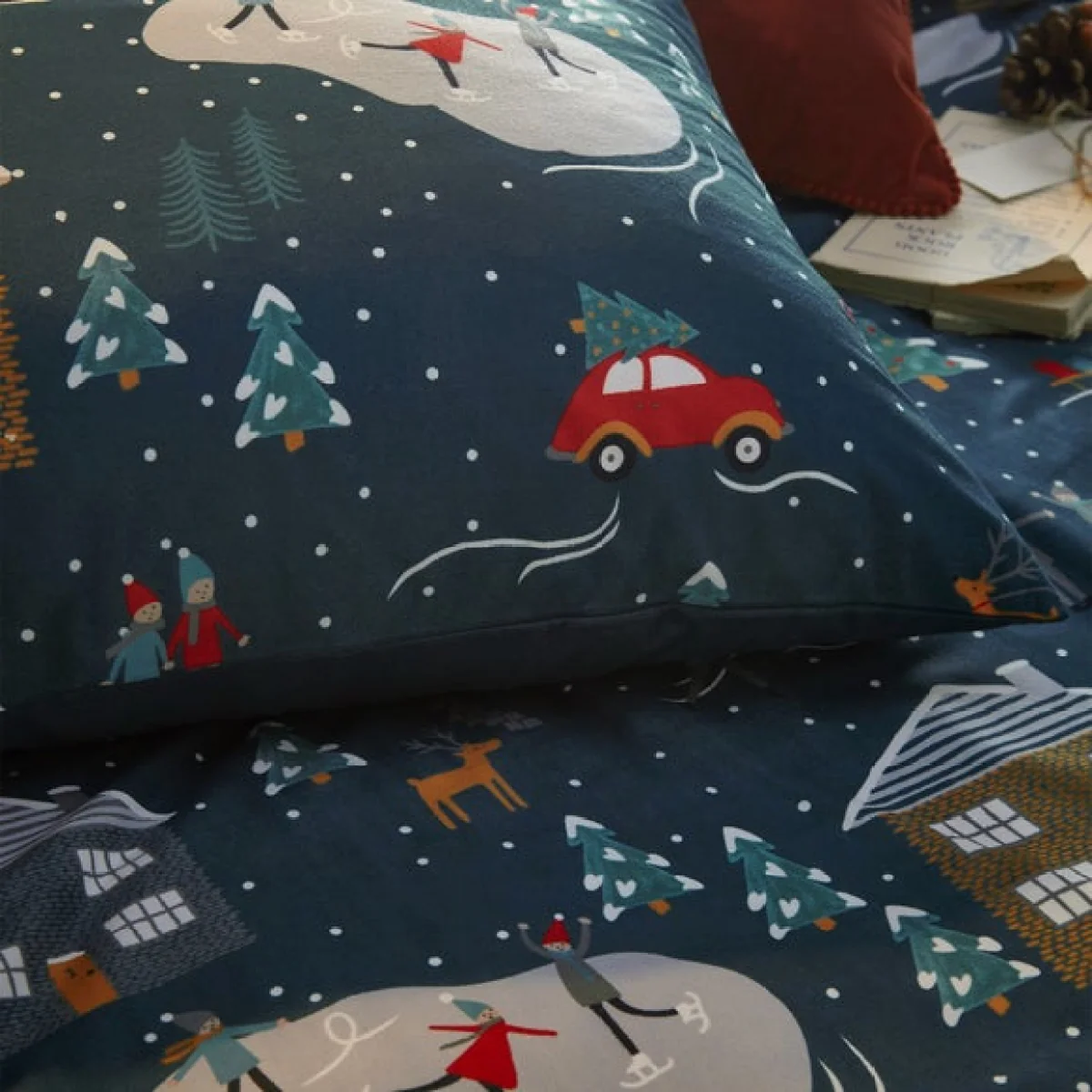 Furn. Winter Pines Navy Duvet Cover and Pillowcase Set Navy – image 2