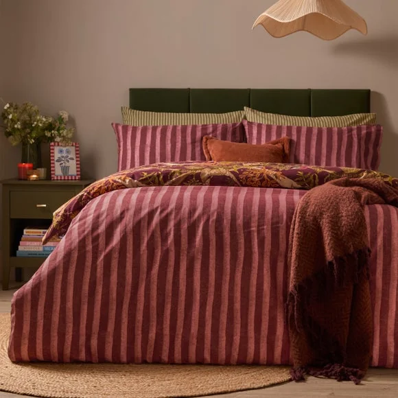 Furn. Nya Woodland Polycotton Duvet Cover & Pillowcase Set – image 2