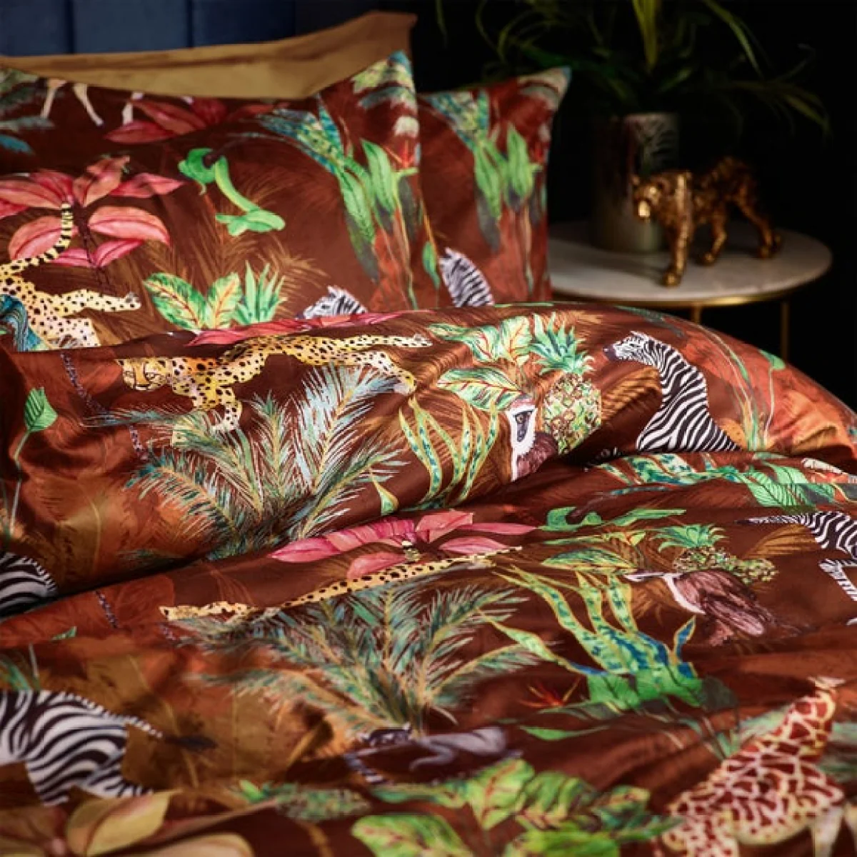 Wylder Aranya Velvet Duvet Cover & Pillowcase Set, Rust Brown/Green/White – image 3