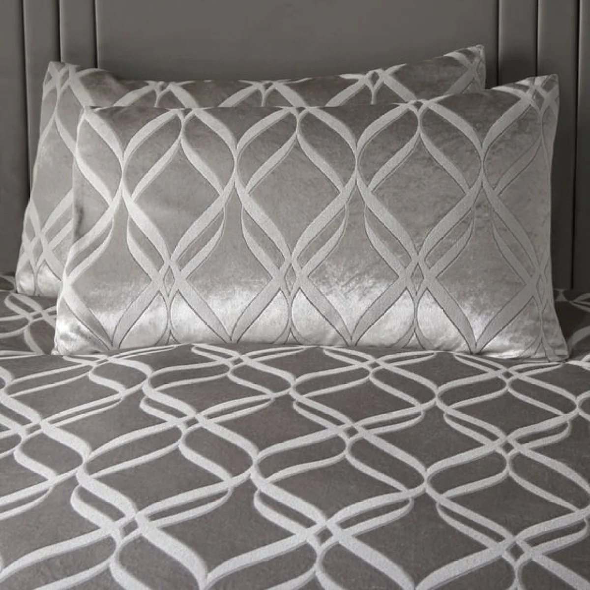 Belfort Duvet Cover and Pillowcase Set Silver Silver – image 3