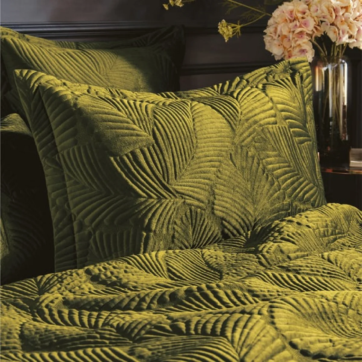Paoletti Palmeria Moss Embroidered Reversible Duvet Cover and Pillowcase Set Moss Green – image 2