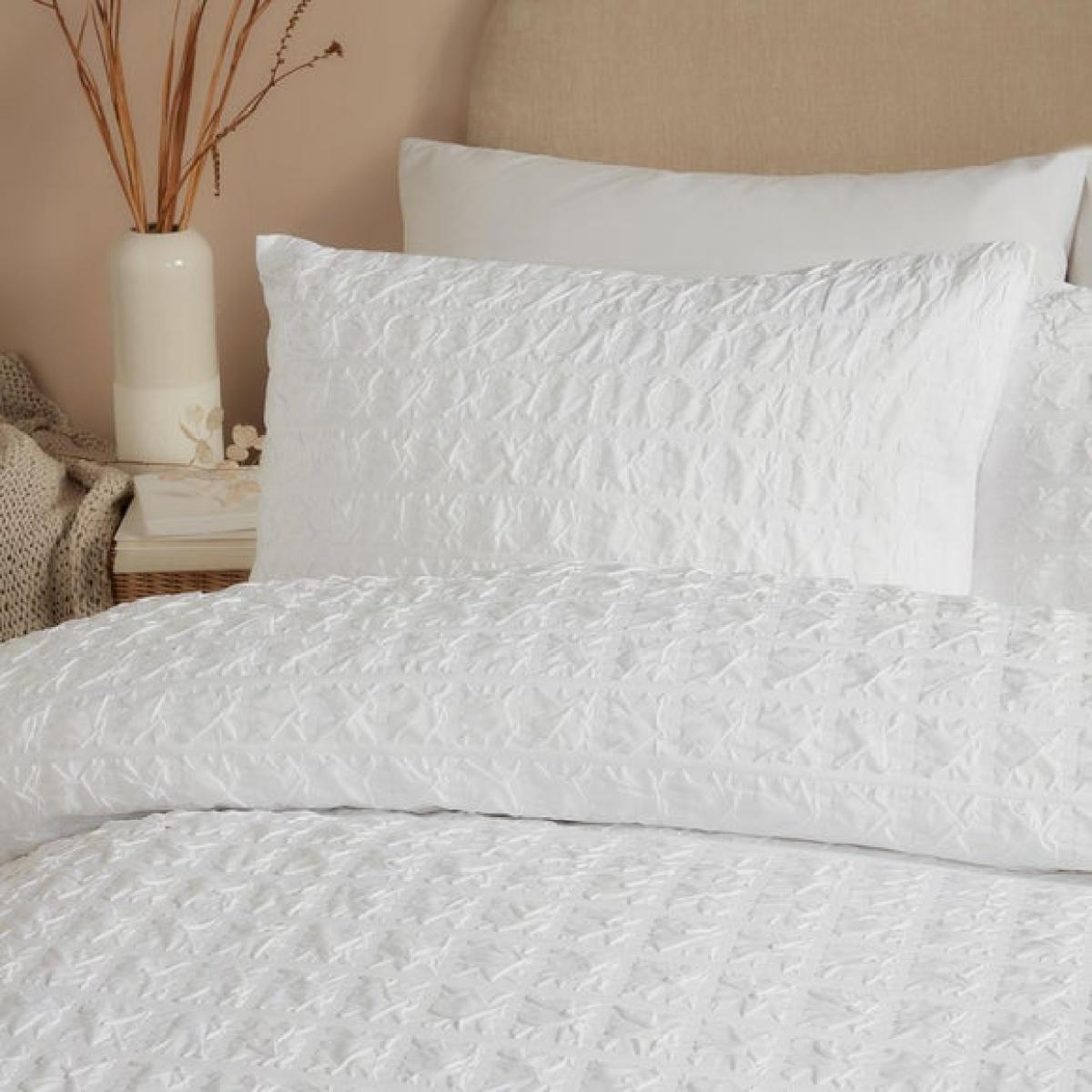 Serene Embossed Grid Duvet Cover & Pillowcase Set – image 2